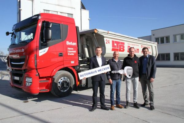 Tobias Strake, Rafael Schwarzer, Roger Grothe (LTB) und Siegfried Müller (Stadtwerke Lippstadt)